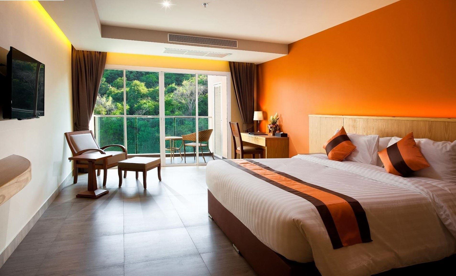 Bay room. Bay view Pattaya Hotel 4*. Deluxe Mountain view / 3 Pax. Join up chance-Pattaya* 4*.