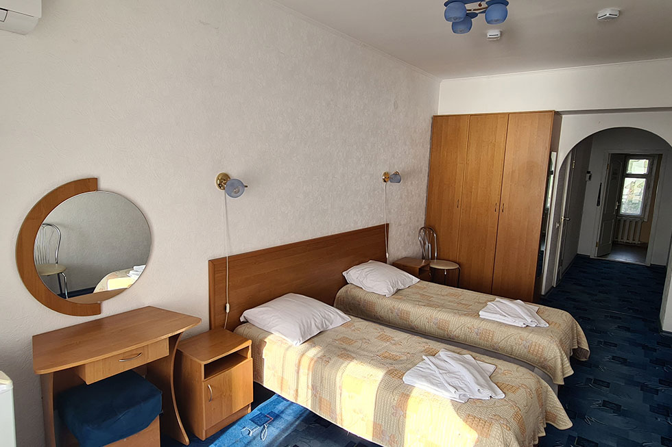 Библиотека. Санаторий в белокурихе катунь сцена для выступления. Местный санаторий. Санаторий лесная новь кировская область телефон. Местный санаторий.