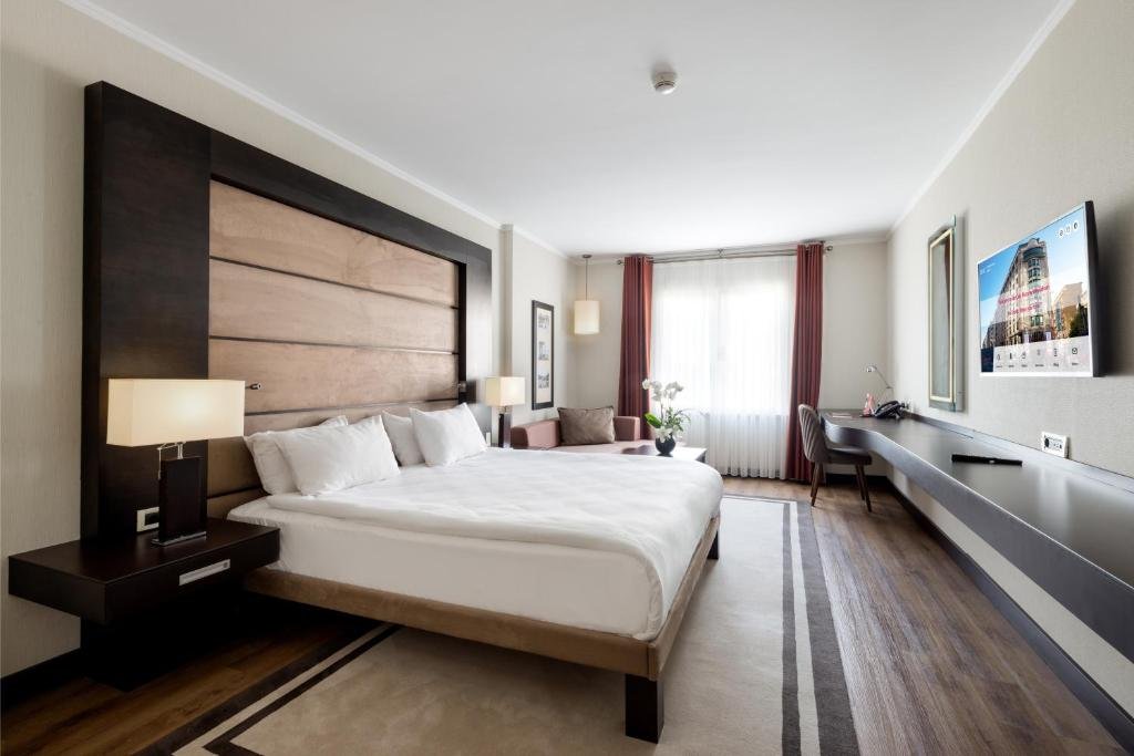 Ramada plaza by wyndham sultanahmet 5. Ramada Plaza by Wyndham Istanbul Sultanahmet 5*. Ramada by Wyndham Тбилиси. Ramada Plaza Санкт-Петербург гостиница. Ramada by Wyndham Manama City Centre.