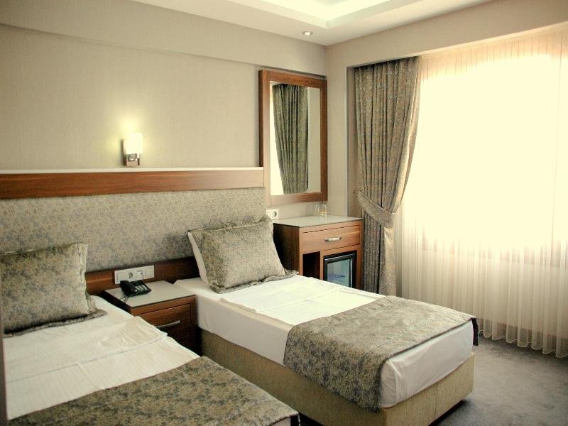 Buyuk hotel. Buyuk Paris Hotel 3* (Лалели). Гостиница Бюк Париж Стамбул. Буюк Париж. Buyuk Paris Hotel 3* (Фатих (Стамбул)).