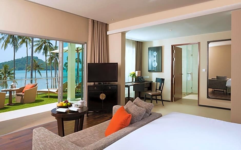 Panwa sunset resort. Crowne Plaza 5 Пхукет. Crowne Plaza Phuket Panwa Beach Resort 5*. Crowne Plaza Phuket Panwa Beach 5* (Панва Кейп). Panwa Boutique Beach Resort (ex. Panwa Beach Resort) 4* Таиланд, Пхукет.